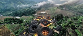 Yunshuiyao Brigdehead Inn