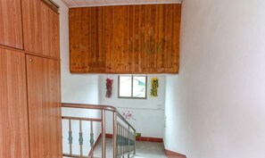 Interior - Yunshuiyao Brigdehead Inn (Nanjing County)
