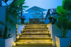 Outdoor pool - LongXianJu Hotel (Shengsi)