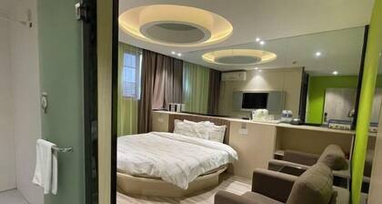 Jasmine Bloom INN Chain Hotel (Yidu Chengxiang Road)