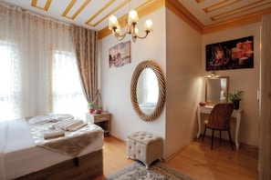 Chambre Double Standard, vue ville | Minibar, bureau, rideaux occultants, chambres insonorisées