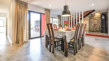 Villa (4 Bedrooms) | Interior