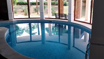 Indoor pool, pool loungers