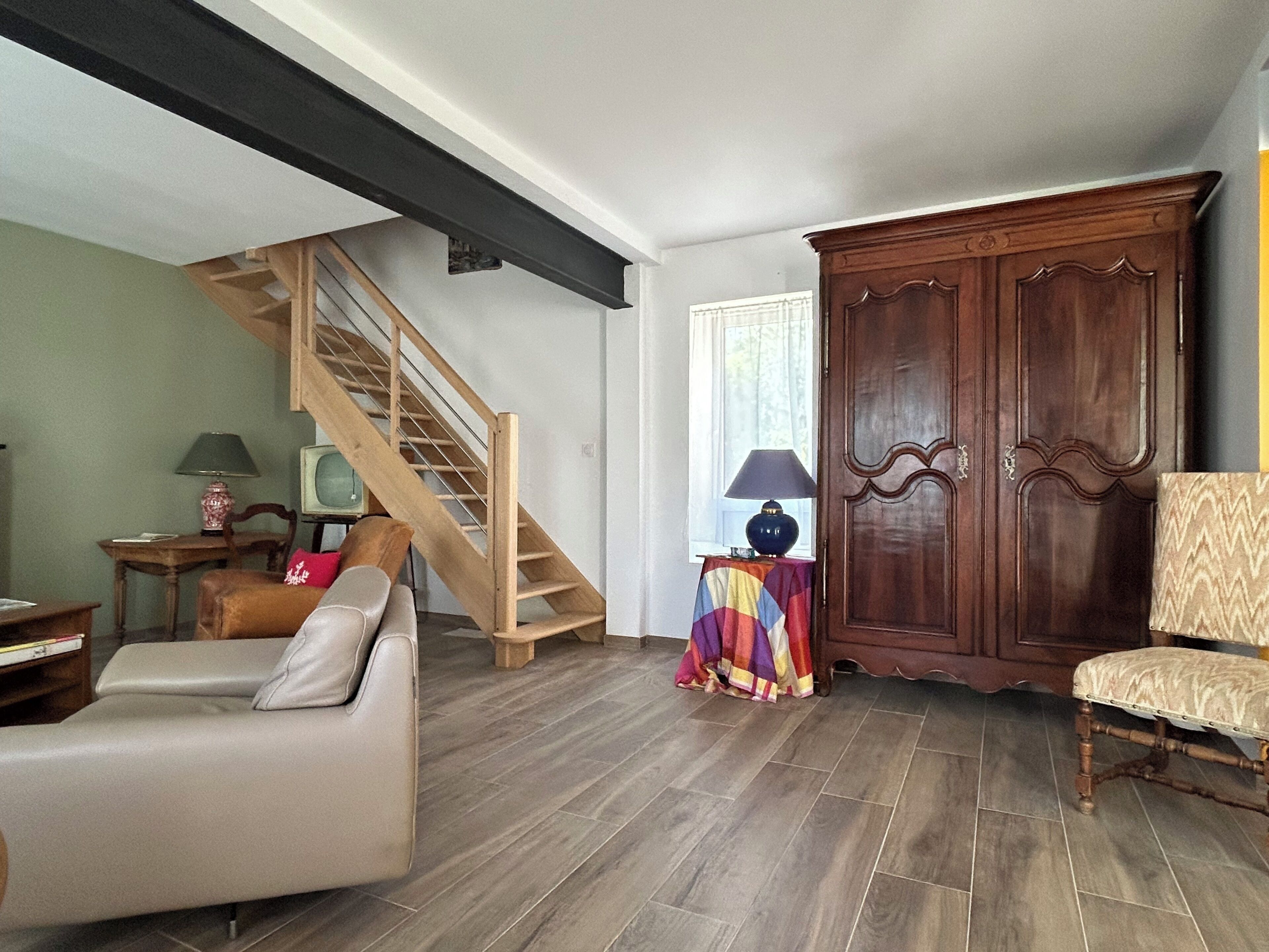 TV, table football, books, stereo