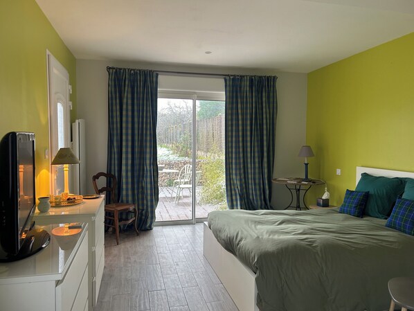 1 chambre, fer et planche à repasser, lit parapluie, Wi-Fi gratuit