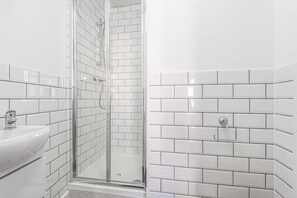 Hårtork och handdukar