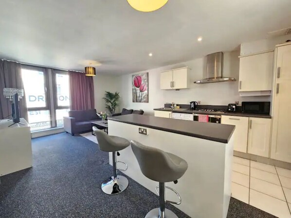 Interior - Brighton 2 Bedroom Flat BN114JUB02 (Brighton and Hove)