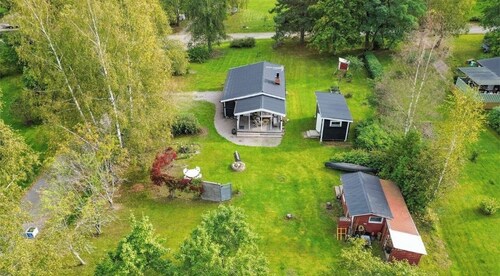 Sommarstigen 1 - Modern & Sjönära Stuga med Privat Bastu