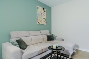 TV - Grzybowska 85a (Warsaw)