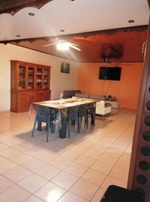 Interior - 4-bedroom house for 10 people (L'Étang-Salé)