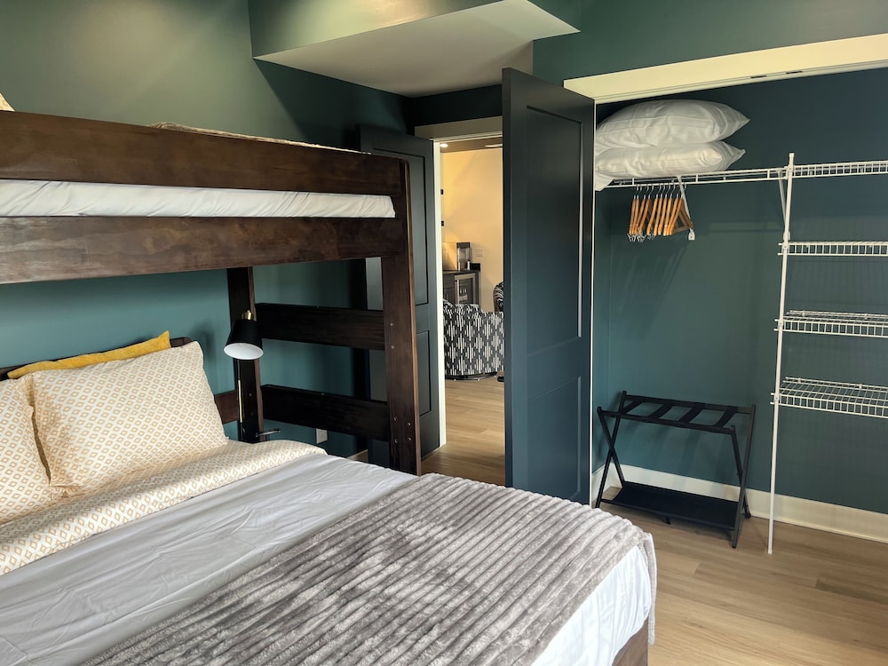 Spacious house next to Mellwood Arts Center; Amazing downtown views