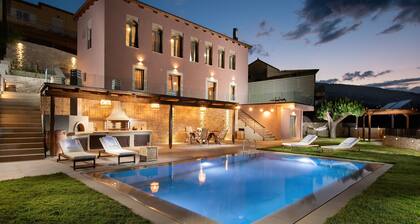 Divine Crete