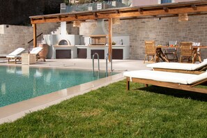 Exterior - Divine Crete (Heraklion)