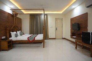Premium Double Room | 1 bedroom, in-room safe, blackout drapes, soundproofing