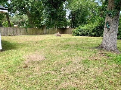 Adorable coastal home right downtown!