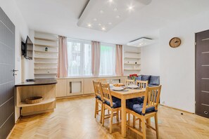 TV - Leszczyńska 10 P&O Apartments (Warsaw)