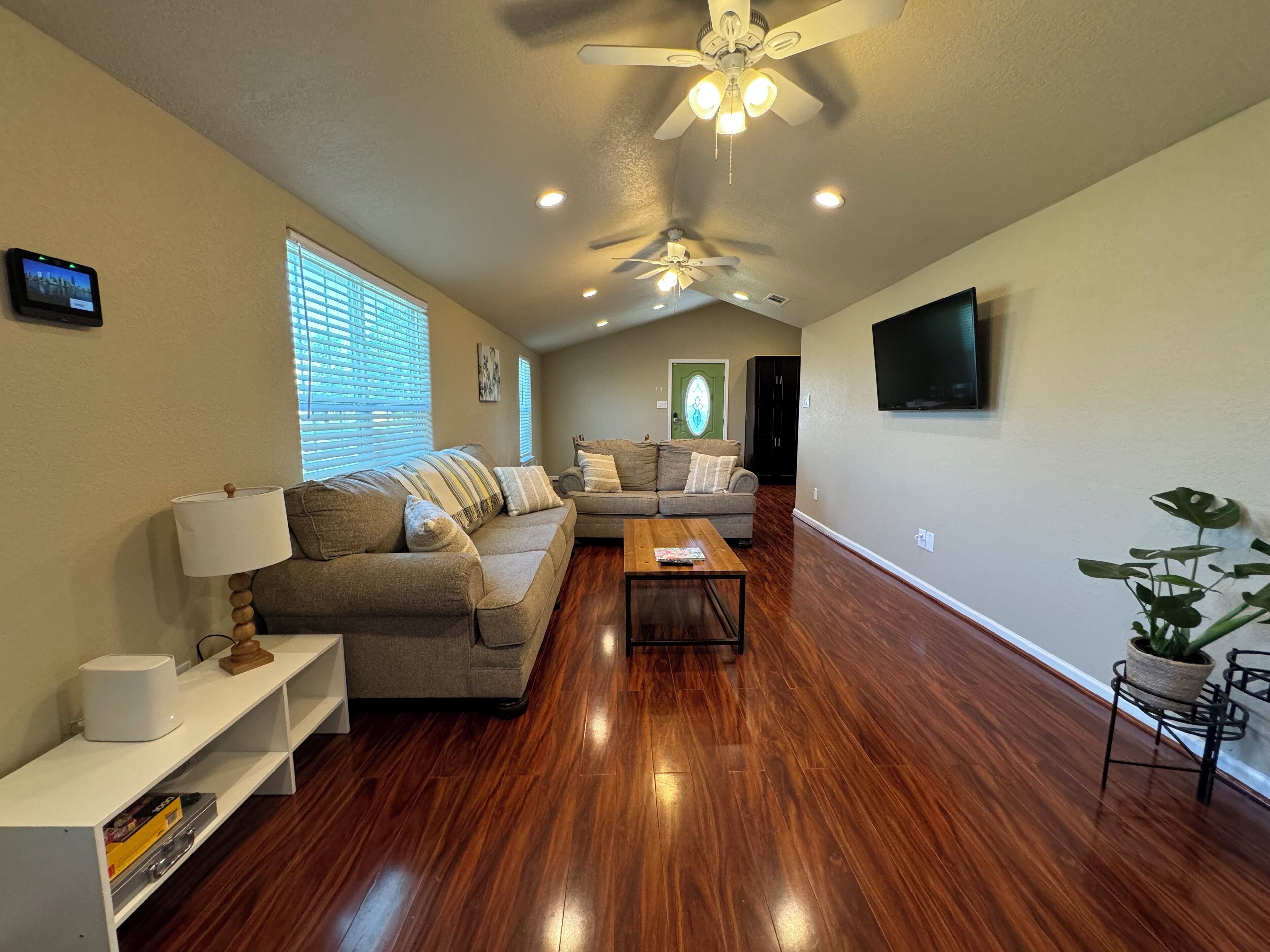 Charming 3-bedroom house with AC and WiFi in La Porte