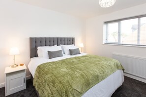 5 camere, ferro/asse da stiro, culla da viaggio, Wi-Fi gratuito