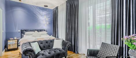 Iron/ironing board, free WiFi