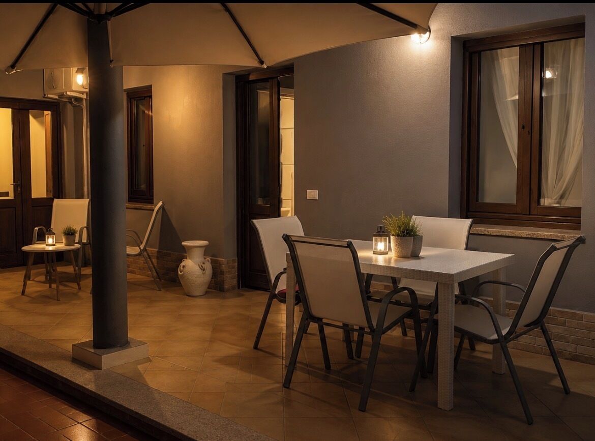 House, 1 Bedroom, Smoking, Patio | Dining room