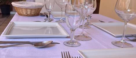 Maison, 1 chambre, fumeurs, terrasse | Restauration