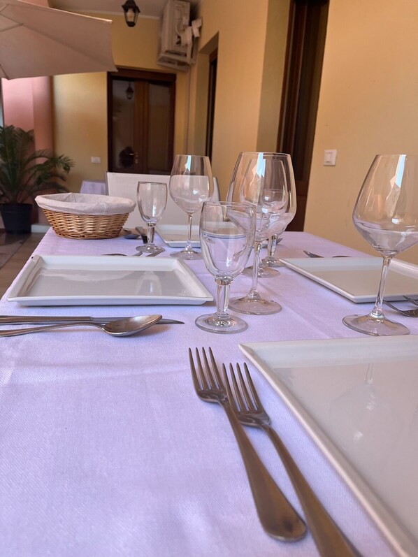 House, 1 Bedroom, Smoking, Terrace | Dining
