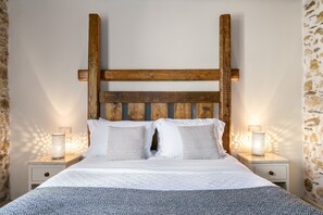 5 chambres, coffre-fort, fer et planche à repasser, lit de bébé portatif