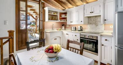 Kamares Villa, a 1912 stonebuilt estate with heated pool!