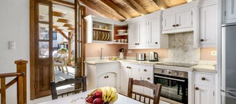 Kamares Villa, a 1912 stonebuilt estate with heated pool!