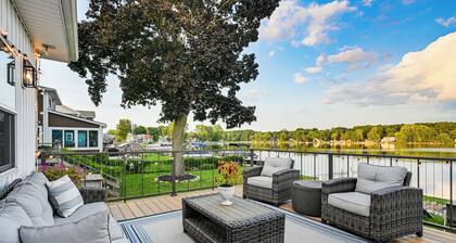 Family-Friendly Retreat on Gilletts Lake!