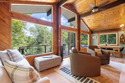 Belleau Lake Escape - Walking distance to lake