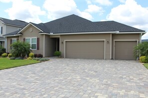 Exterior - Lovin Life on Firefly! On Lake, Pool, Garage (St. Augustine)