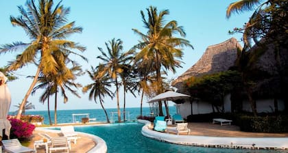 MARIA, the Star⭐ on the sea beach cottages (MALINDI - KENYA). cottage -SISTERS