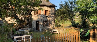 Typical 2-star Auvergne house Domaine Au Vert Gna ! Gite PIDGIER