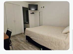 Bügeleisen/Bügelbrett, WLAN, Bettwäsche