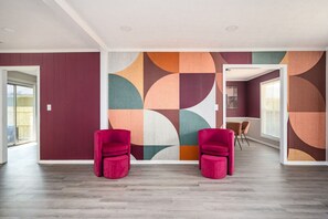 Interior - Family & Dog Friendly 4BD/2.5BA in Stone Mountain (Stone Mountain)