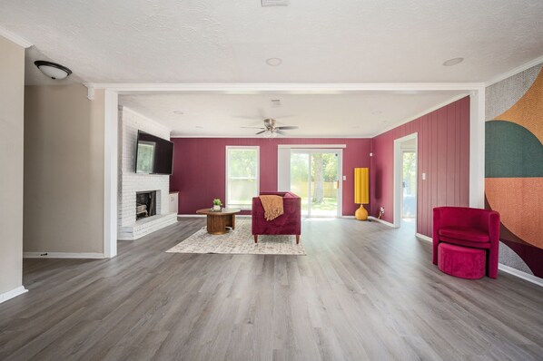 Interior - Family & Dog Friendly 4BD/2.5BA in Stone Mountain (Stone Mountain)