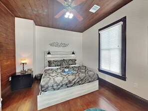 2 bedrooms, iron/ironing board, internet, bed sheets - Spacious Home, In-town with Fenced in Yard + Firepit (Galveston)