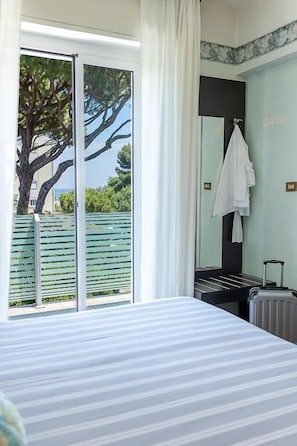 Classic Room, 1 Double or 2 Single Beds, Non Smoking, Balcony