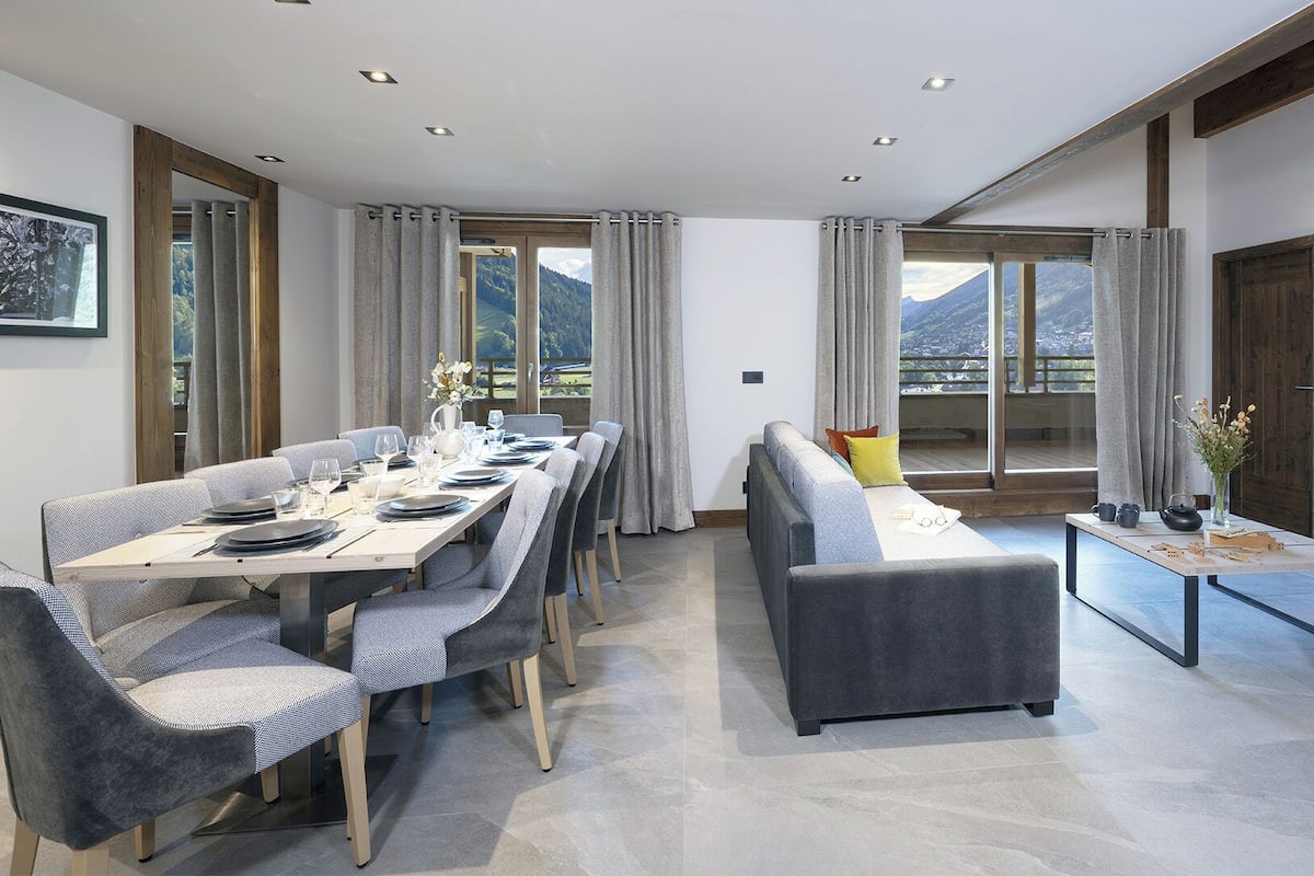 Executive appartement | Woonruimte | Een televisie