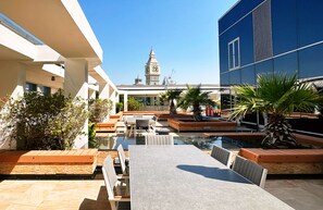 Courtyard - Sky Gardens - Mint Stay (Dubai)