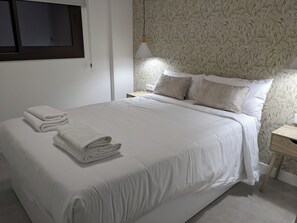 1 bedroom, iron/ironing board, WiFi, bed sheets - Duplex apartment next to FIRA GRAN VIA (L'Hospitalet de Llobregat)