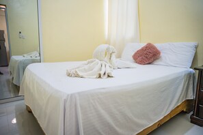 2 bedrooms, iron/ironing board, free WiFi, bed sheets