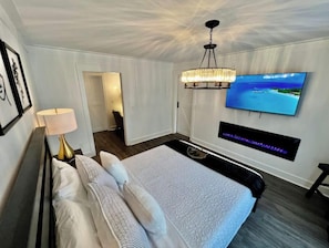 1 bedroom, internet, bed sheets - Luxury City Loft in Gainesville C
 (Gainesville)