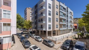 Exterior - Seaside Getaway With Balcony by LovelyStay (Costa da Caparica)