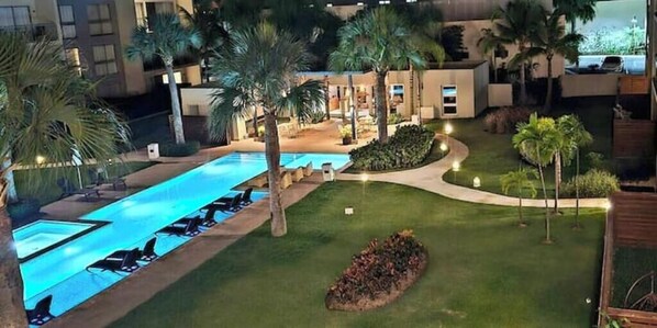 Pool - 109-1 Nuevo, private patio, pool and jacuzzi. (Bayahibe)