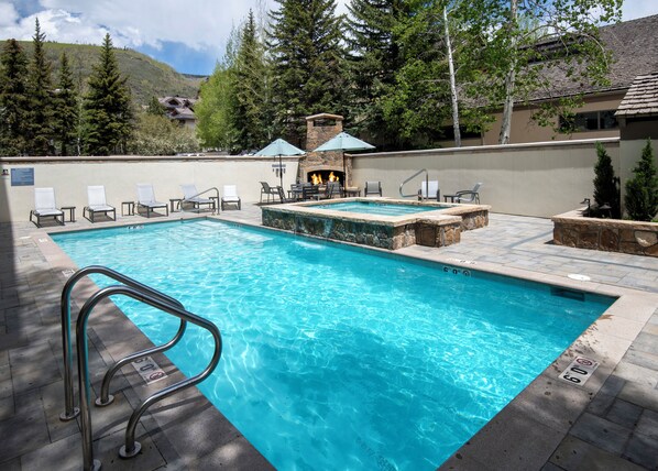A heated pool - Villa Cortina 120 | 2BR Vail Condo w/ summer AC, Pool and Hot Tub (Vail)