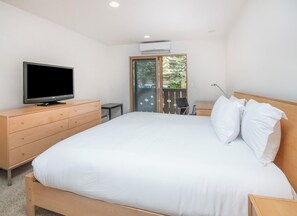 2 bedrooms, WiFi, bed sheets - Villa Cortina 120 | 2BR Vail Condo w/ summer AC, Pool and Hot Tub (Vail)