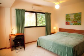 4 多间卧室、熨斗/熨衣板、WiFi、床单