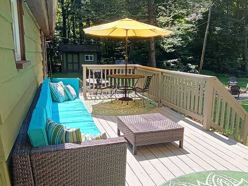 Creekside: Cozy 3-Bedroom Cabin on Loyalsock Creek – Fish, Hike, Kayak or Relax!